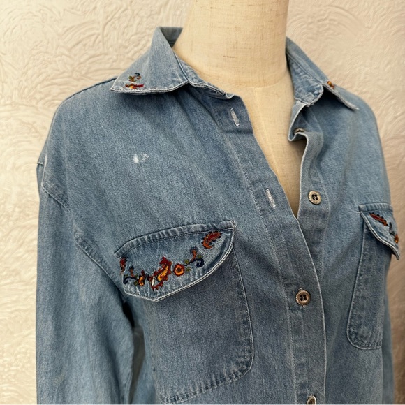 Vintage 90s Capacity Denim Button Down Embroidered Collared Shirt - Picture 3 of 8